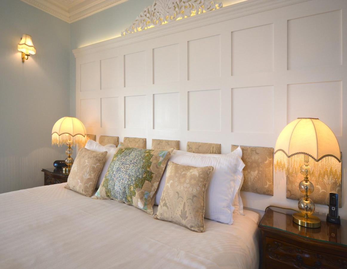 Haven Hall 5*