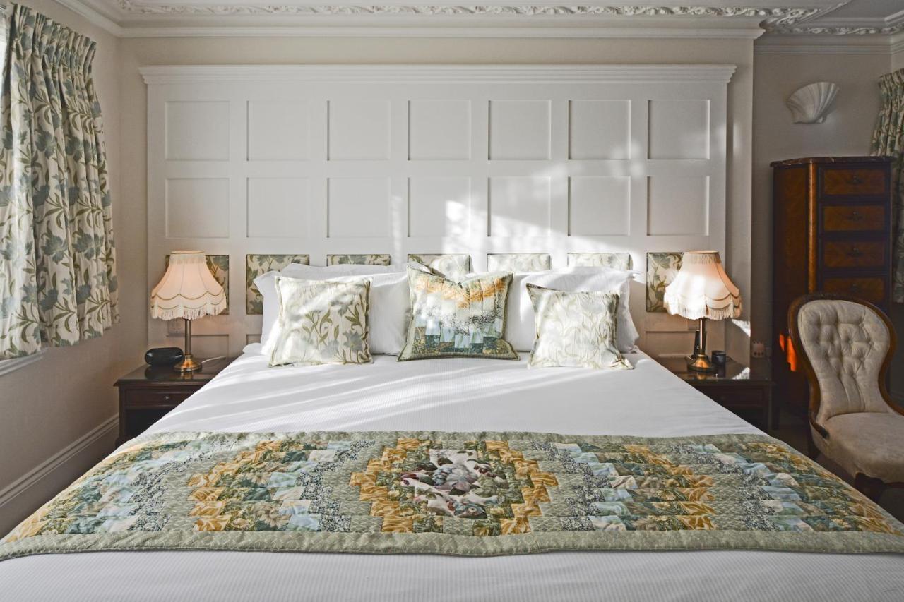 Hotel Haven Hall 5*